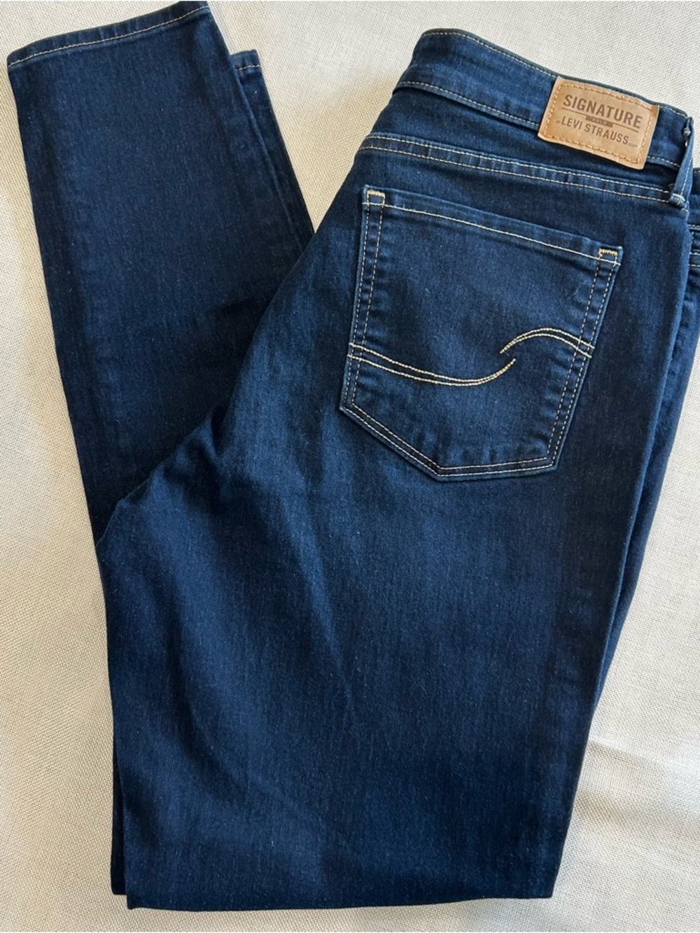 Levi Strauss Signature Mid Rise Skinny Dark Wash Jeans